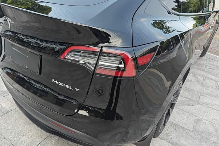 Used Tesla Model Y 2023 Rear-Wheel-Drive Version