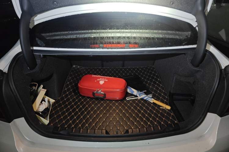 Used BMW 3 Series 2018 320Li Fashion Model Trunk