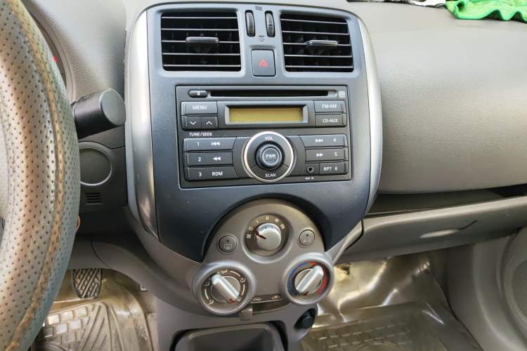 Used Nissan Sunny 2011 1.5XE Manual Comfort Edition Audio And AC Panel