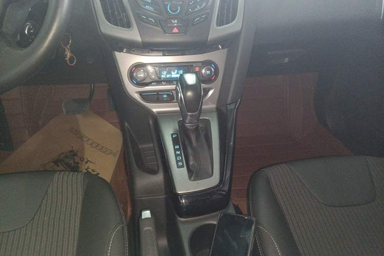 Used Ford Focus 2012 Hatchback 1.6L Automatic Fashion Edition
