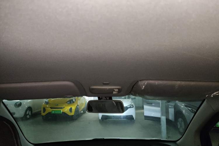 Used Chery QQ Ice Cream 2022 170km Sundae Phosphate Lithium-Ion