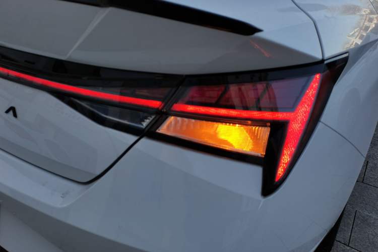 Used Hyundai Elantra 2022 1.5L CVT LUX Prestige Edition Exterior 2