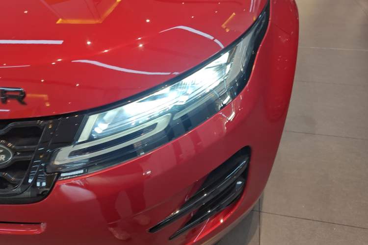 Used Land Rover Range Evoque 2020 249 PS R-DYNAMIC S Blackened Sport Technology Edition Left Front Headlight