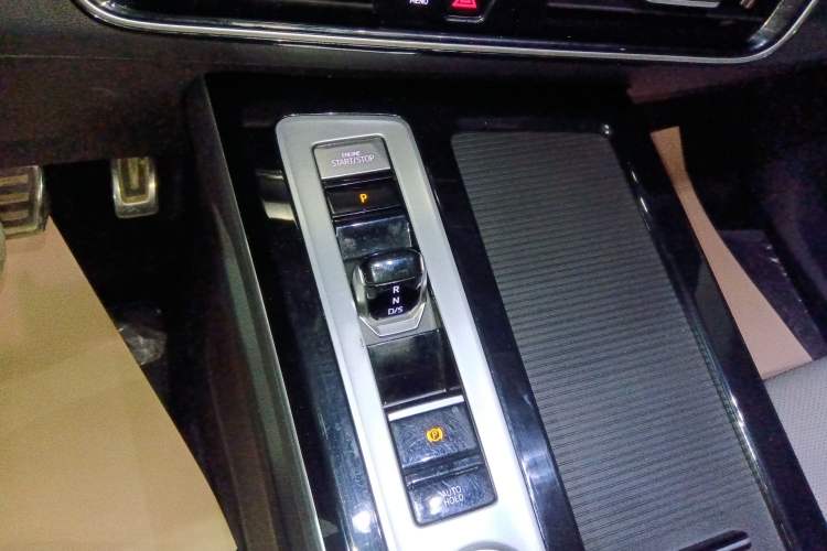 Used Volkswagen Tavendor 2023 380TSI Four-Wheel Drive R-Line Cruise Edition
