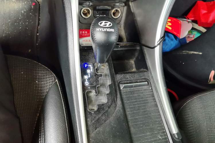 Used Hyundai Sonata 2013 2.0L Automatic Fashion Edition Gear Lever