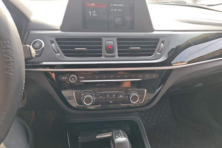 Used BMW 1 Series 2018 118i Sport Edition Audio And AC Panel