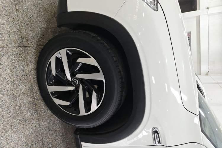 Used Citroen C3-XR 2015 1.6L Automatic Pioneer Model Left Front Wheel Hub