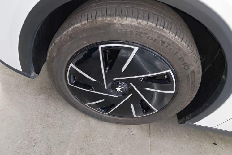 Used ARCFOX Alpha S5 2025 560PRO 185kW Exterior 4