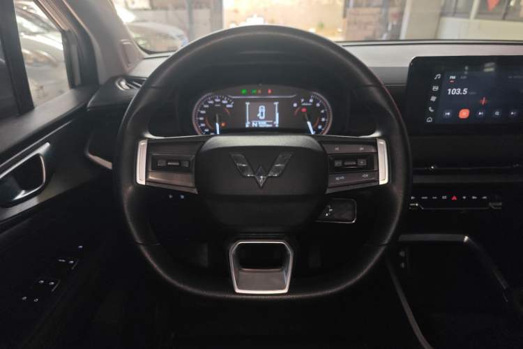 Used Wuling Jiachen 2022 1.5L Manual Comfort Edition Steering Wheel