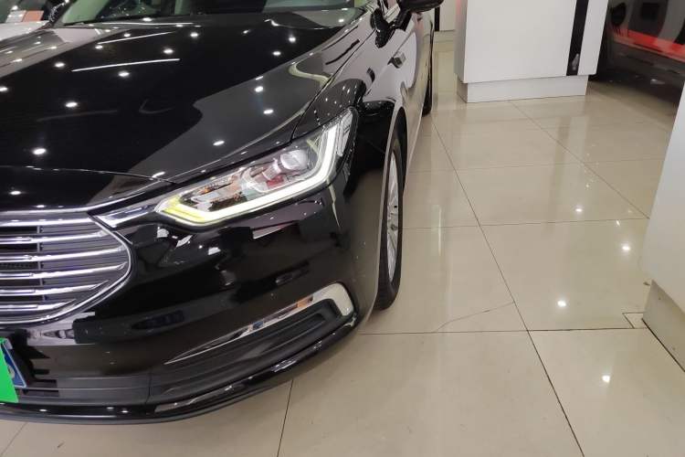 Used Ford Taurus 2019 EcoBoost 245 Comfort Edition Left Front Headlight