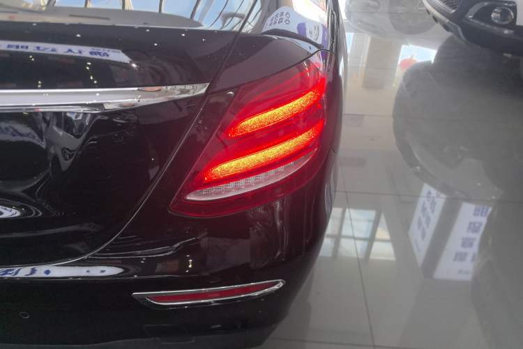 Used Mercedes-Benz E-Class 2017 E 300 L Sporty and Stylish Model
