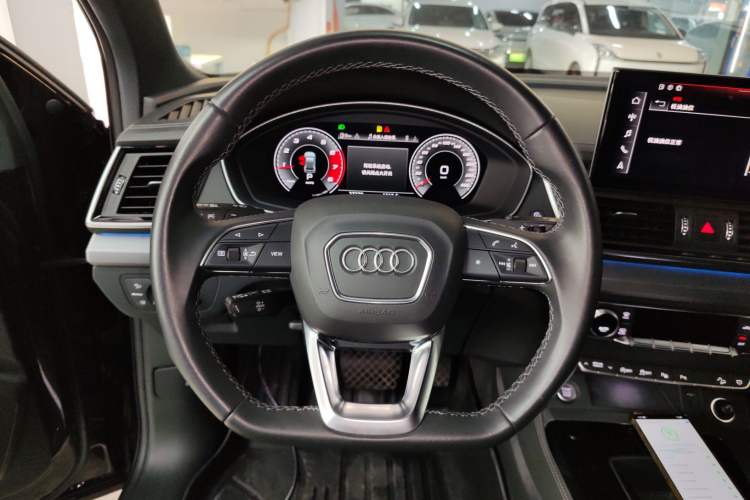 Used Audi Q5L 2022 40T Fashionable and Dynamic Model Steering Wheel