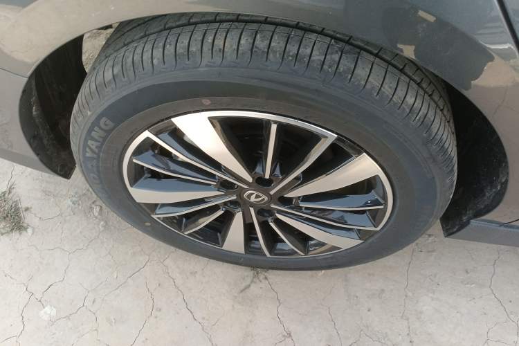 Used CHANGAN Eado PHEV 2025 Smart New Blue Whale 145KM Battleship Edition
