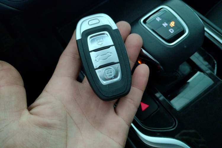 Used Hongqi E-QM5 2022 431 km Charge & Enjoy Edition