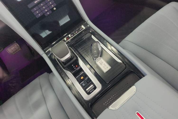 Used Hongqi H5 PHEV 2025 170 Super Hybrid Version Gear Lever