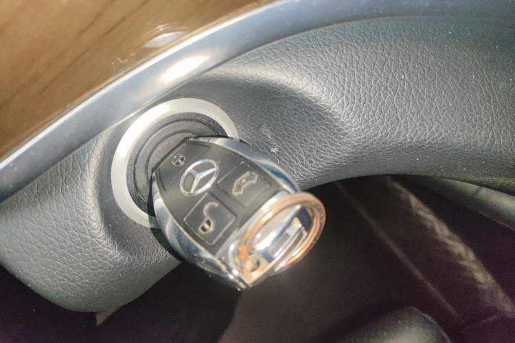 Used Mercedes-Benz V-Class 2022 V 260 L Long-wheelbase Luxury Edition Vehicle Key