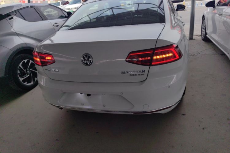 Used Volkswagen Magotan 2017 330TSI DSG Leading Model
