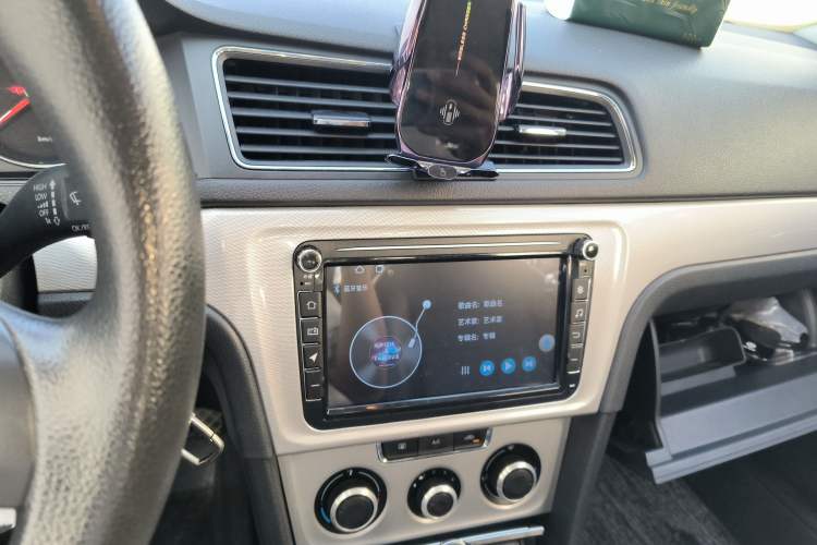 Used Volkswagen Gran Lavida 2013 1.6L Automatic Comfort Model