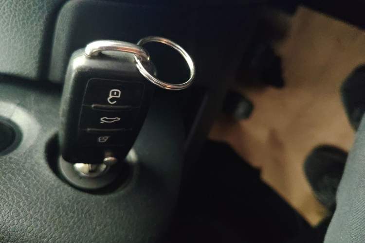 Used Volkswagen Polo 2016 1.4L Manual Fashion Model