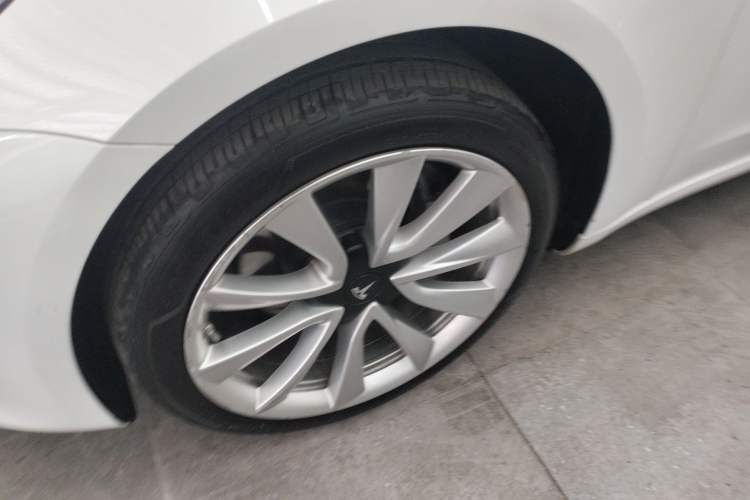 Used Tesla Model 3 2019 Standard Range Rear-Drive Upgraded Version Exterior 4