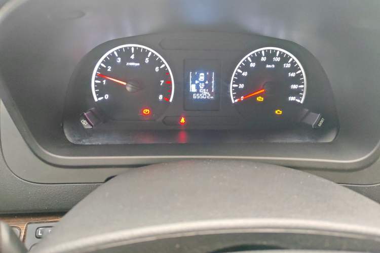 Used FORTHING Lingzhi PLUS 2021 2.0L Manual Luxury 7-Seater Instrument Cluster