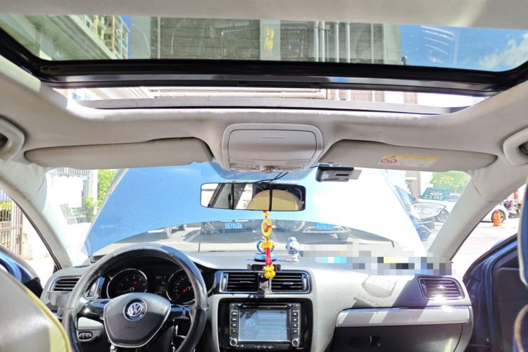 Used Volkswagen Sagitar 2015 1.6L Automatic Comfort Model
