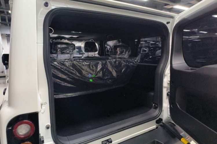 Used 212 T01 2024 2.0T Explorer