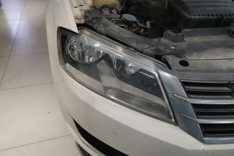 Used Volkswagen Lavida 2013 Revised Classic 1.6L Automatic Fashion Edition Exterior 3