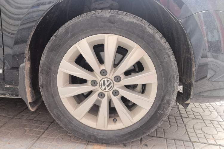 Used Volkswagen Sagitar 2015 1.6L Manual Comfort Model