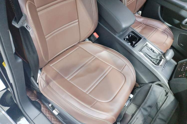 Used Hongqi H7 2017 1.8T Tech Model Right Front Seat