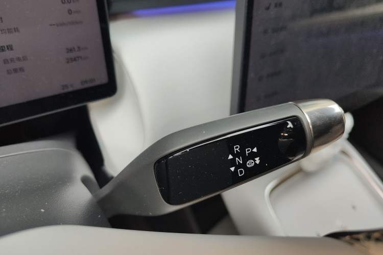 Used XPeng P7+ 2024 Ultra-Long Range Max Gear Lever