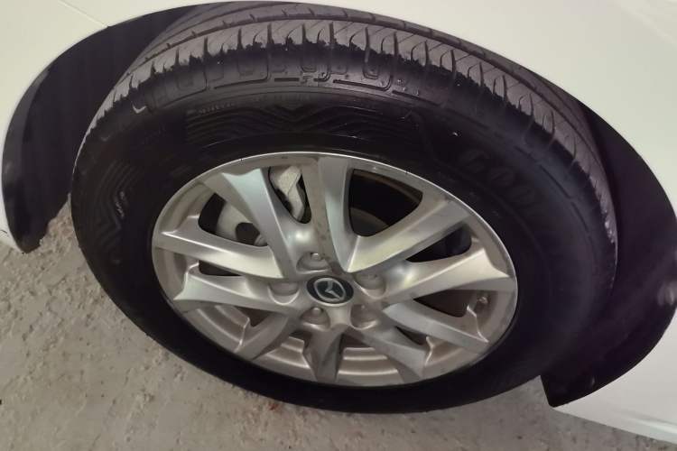 Used Mazda 3 Axela 2017 Sedan 1.5L Automatic Comfort Model China VI Standard Exterior 2