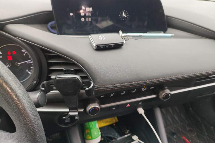 Used Mazda 3 Axela 2020 1.5L Automatic ZhiMei Edition Audio And AC Panel