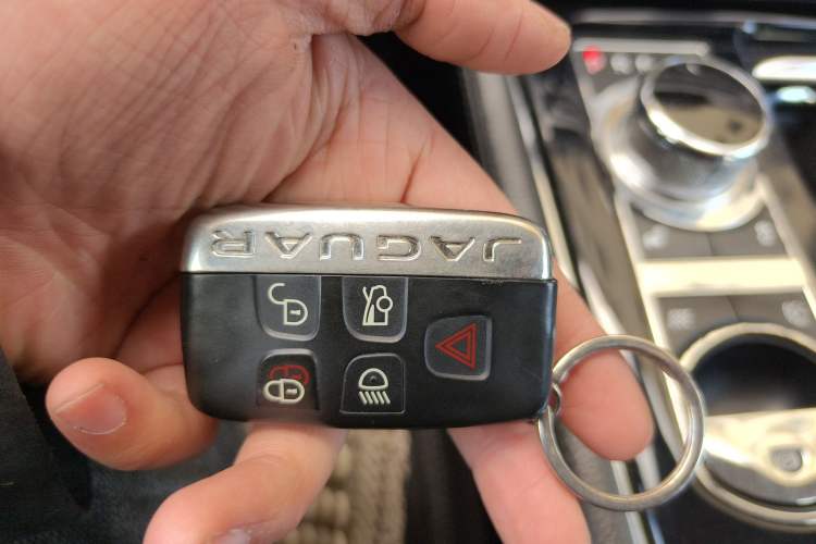 Used Jaguar XJ 2015 XJL 2.0T Two-Wheel-Drive Elegant Business Edition Vehicle Key