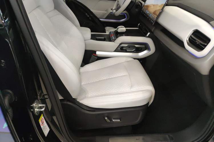 Used Formula Leopard Titanium 3 2025 501KM All-Wheel Drive Intelligent Driving Ultra Version