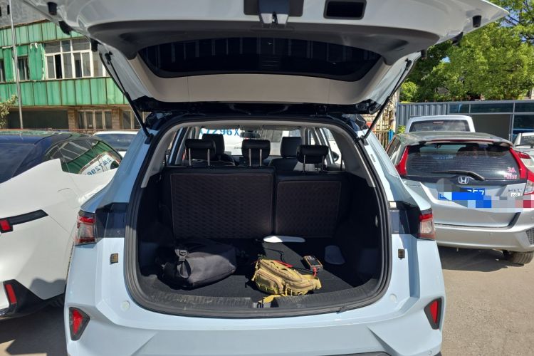 Used Wuling Asta 2022 2.0L DHT Electric-Speed Version Trunk