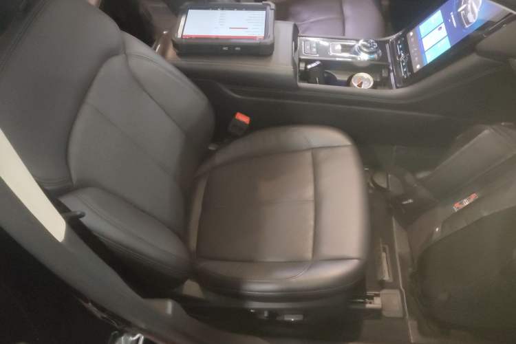 Used Ford Taurus 2019 EcoBoost 245 Premium Edition Right Front Seat