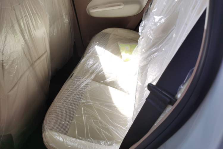 Used Wuling Hongguang MINIEV 2025 Four-Door Version Advanced Edition Left Rear Seat