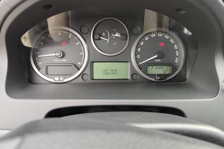 Used Land Rover Freelander 2 2010 3.2 i6 Automatic HSE Gasoline Version Odometer Close Up