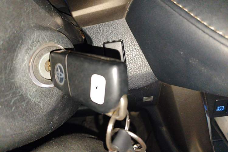 Used Toyota RAV4 2015 2.0L CVT Two-Wheel Drive Fashion Edition