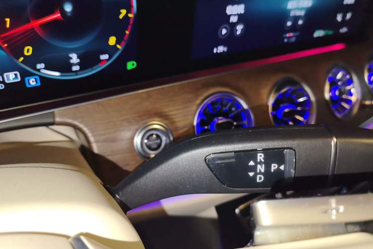 Used Mercedes-Benz E-Class 2022 E 300 L Luxury Model Gear Lever