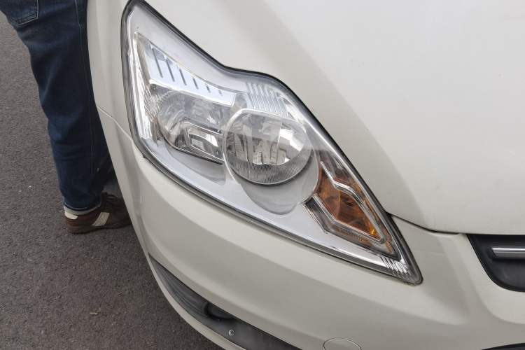 Used Ford Focus 2013 Sedan Classic 1.8L Manual Base Model