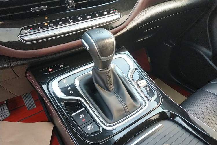 Used GAC Trumpchi M6 2023 PRO 270T DCT Luxury Edition Gear Lever