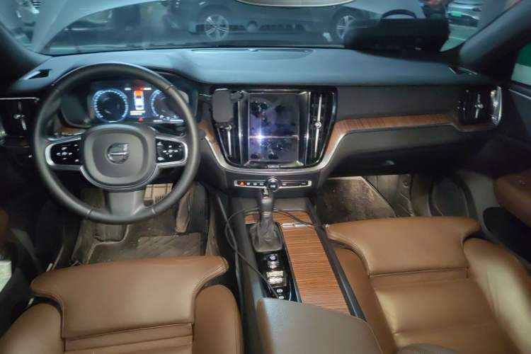 Used Volvo S60 2021 T4 Zhiyuan Luxury Edition