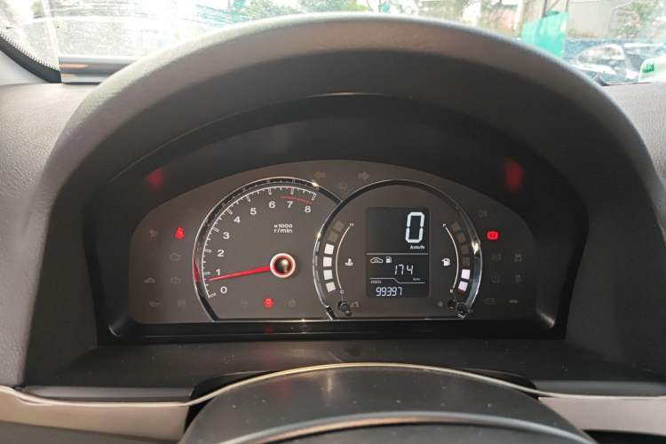 Used Roewe 350 2015 1.5L Manual Luxury Sunroof Edition