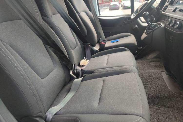 Used JMC Fushun 2022 2.0T Manual Van Short Wheelbase Low Roof 3-Seater Left Rear Seat