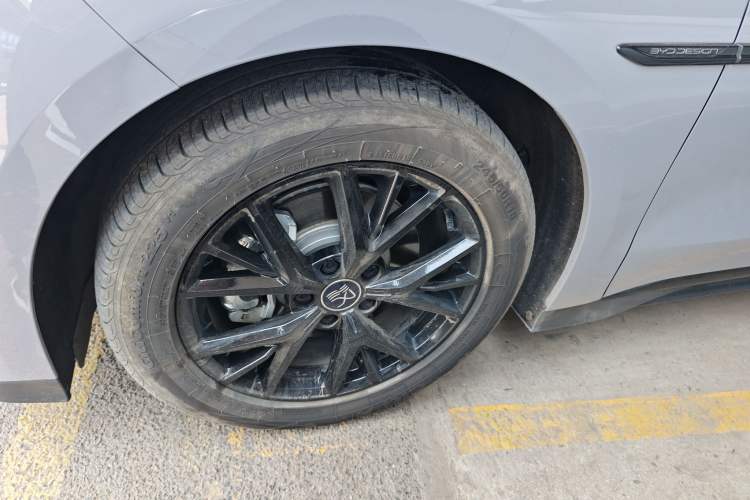 Used BYD Han 2025 DM-i Smart Drive 125KM Elite Model Left Front Wheel Hub