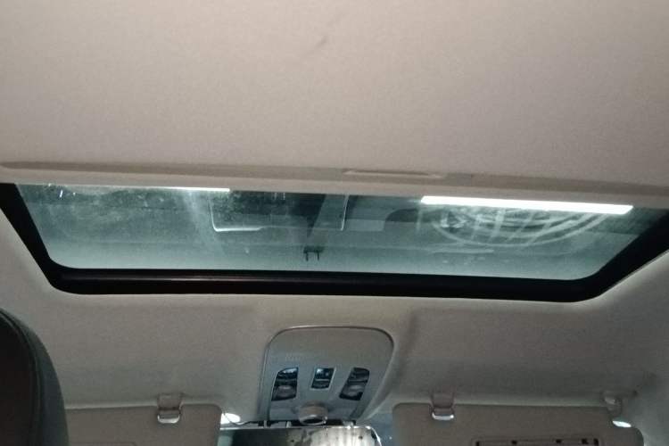 Used Haval H2 2017 Red-Label 1.5T Automatic Two-Wheel Drive Elite Model Headliner