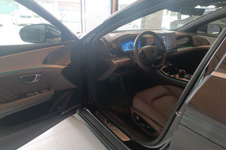 Used BYD Han 2024 EV Glory Edition 506KM Front-Wheel-Drive Premium Model
