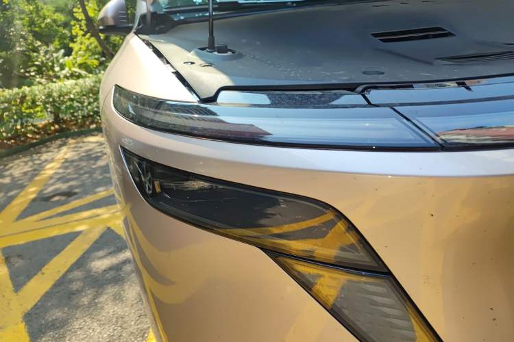 Used Nissan N6 2026 Model 180 Max Right Front Headlight